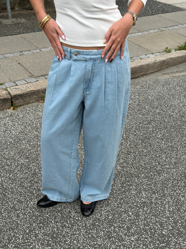 Nora Denim Jeans - Light Blue