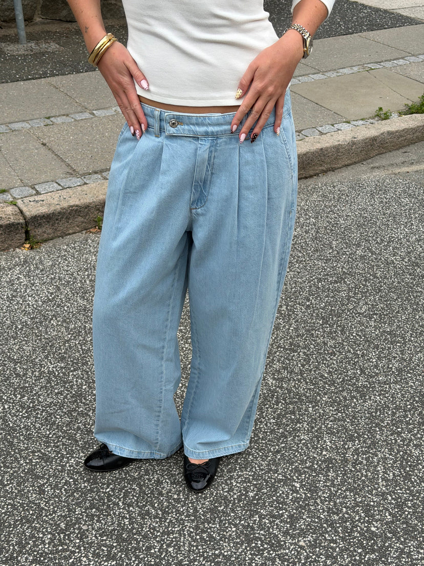 Nora Denim Jeans - Light Blue