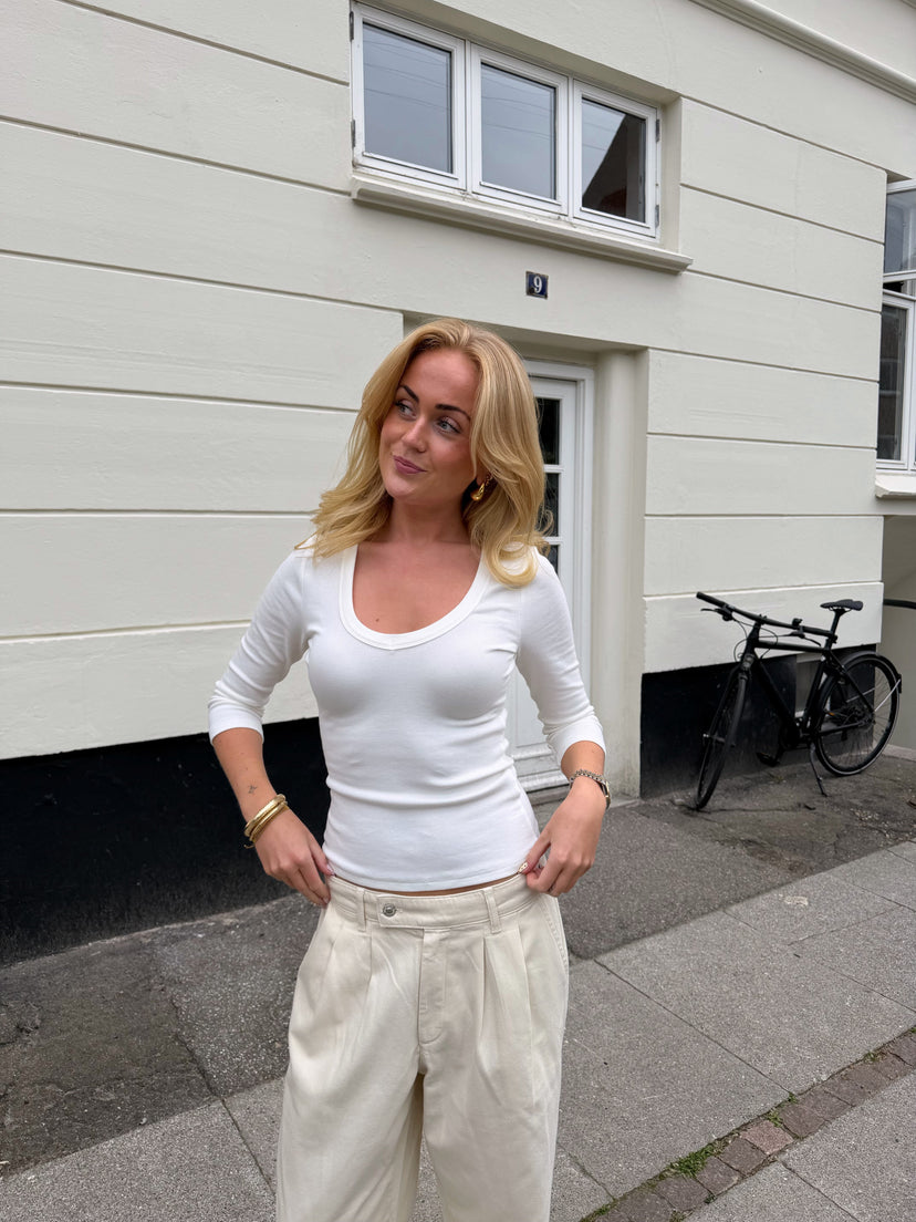 Stinna 3/4 Sleeve V-neck - White