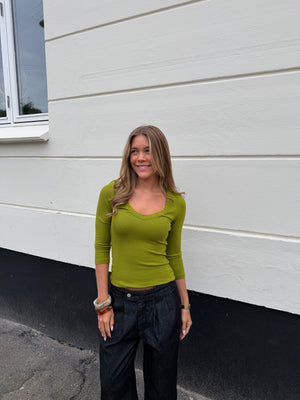 Stinna 3/4 Sleeve V-neck - Moss Green