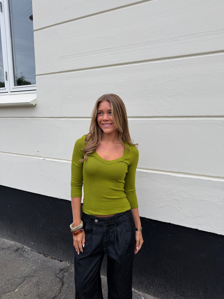 Stinna 3/4 Sleeve V-neck - Moss Green