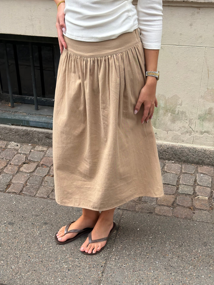 Sille Maxi Peplum Skirt - Camel