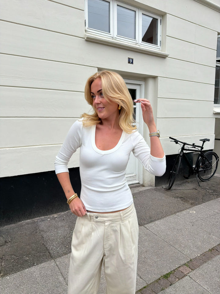 Stinna 3/4 Sleeve V-neck - White