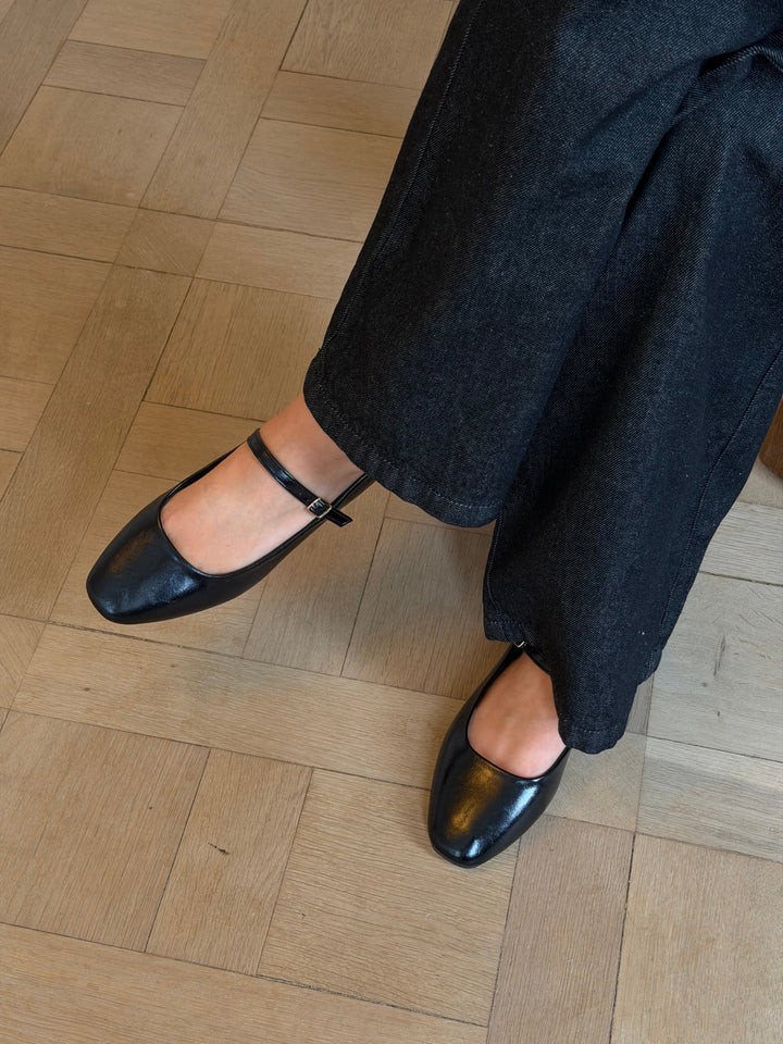 Mary Jane Strap Ballerina - Black