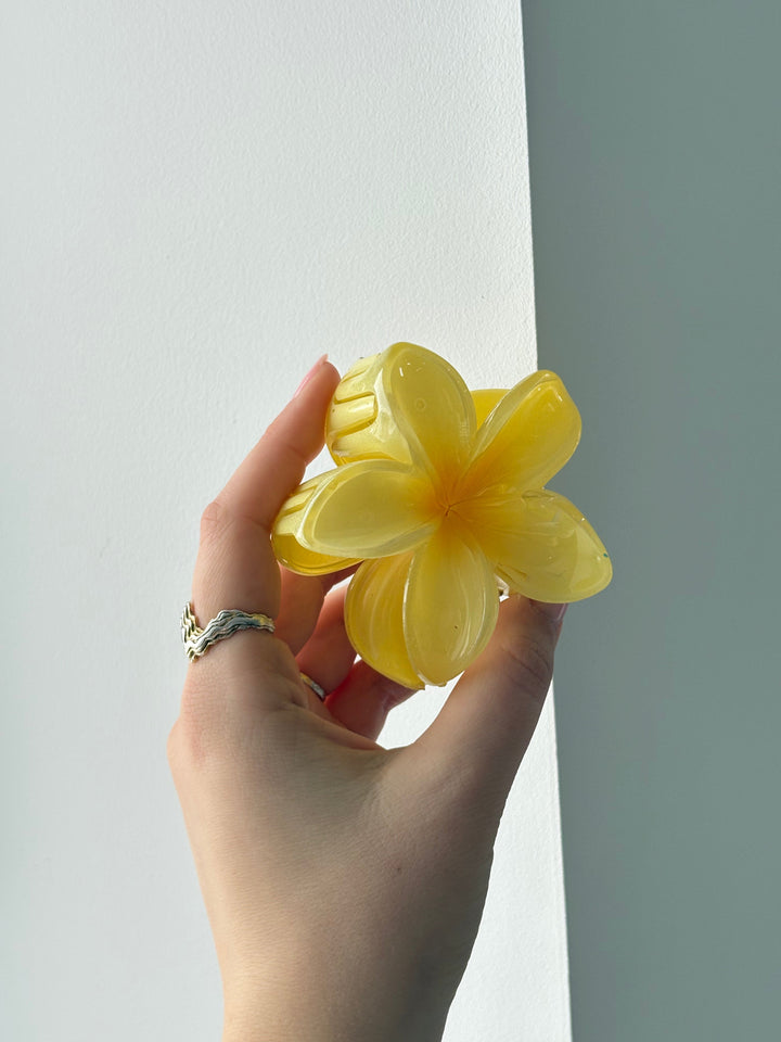 Gry Flower Hairclip - Light Yellow