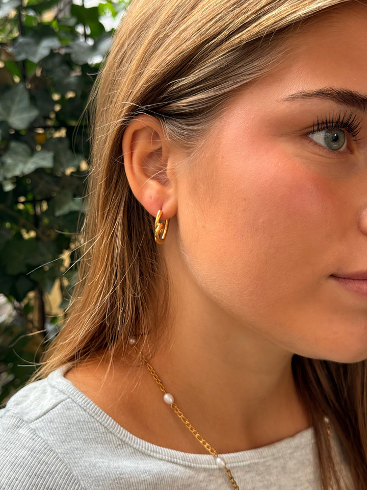 Stine Heart Swirl Earrings - Gold
